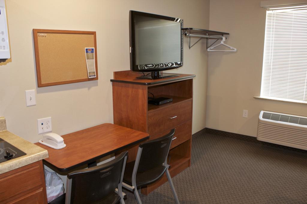 Woodspring Suites Williston Extérieur photo